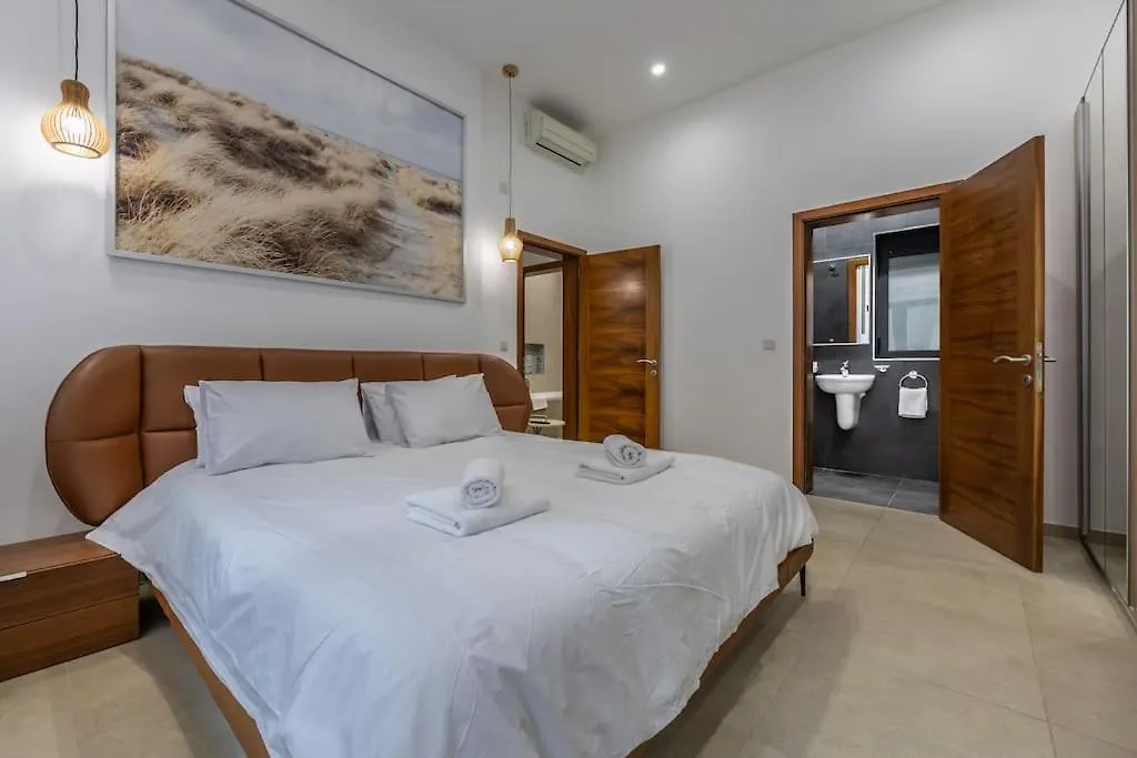 St. Julian'S Urban Escape Apartman