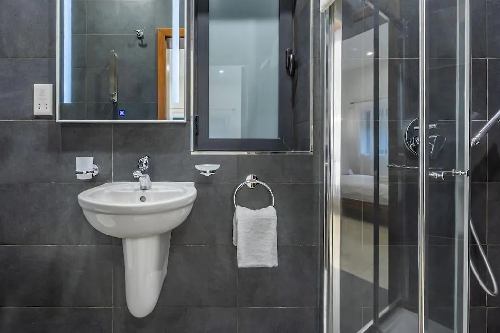 St. Julian'S Urban Escape Apartman